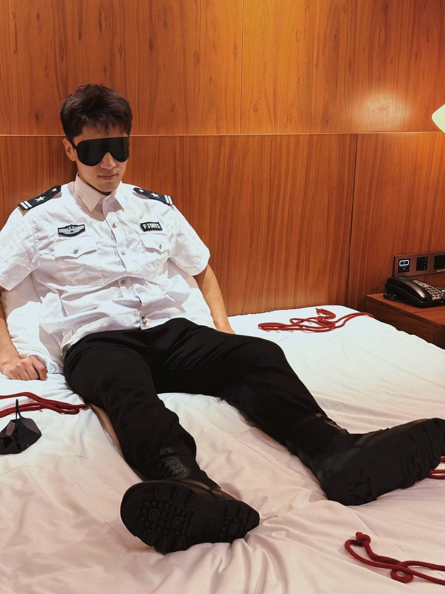 是洛离不是萝莉！ tweet media