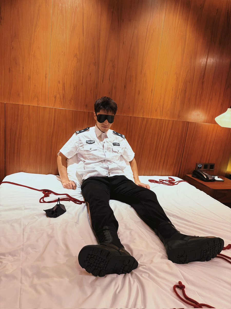 是洛离不是萝莉！ tweet media