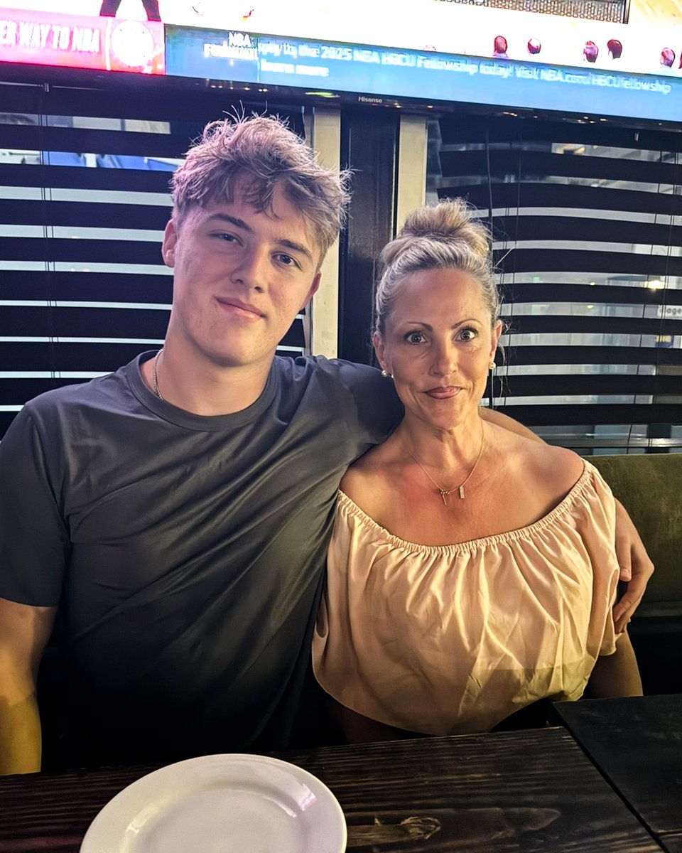 ColgateMLax's tweet image. 𝑺𝒊𝒈𝒏𝒆𝒅 ✍️

Next up in our class of 2030’s, we have Gabe Moore!

Gabe is a midfielder from Hampton, N.H.

Welcome to Colgate!

#GoGate | #GGG