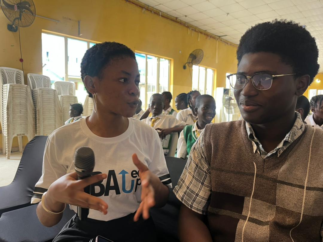 OsinakuPromise's tweet image. Receiving knowledge from @Ladipoe737 🙂‍↕️