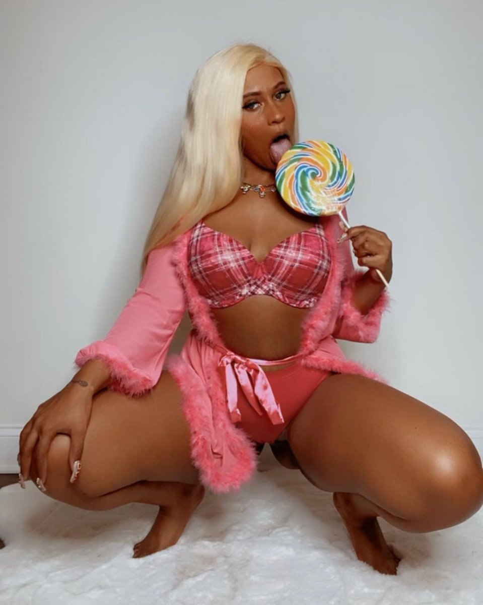 When did you last eat sweets? 

#MonniMonroe
