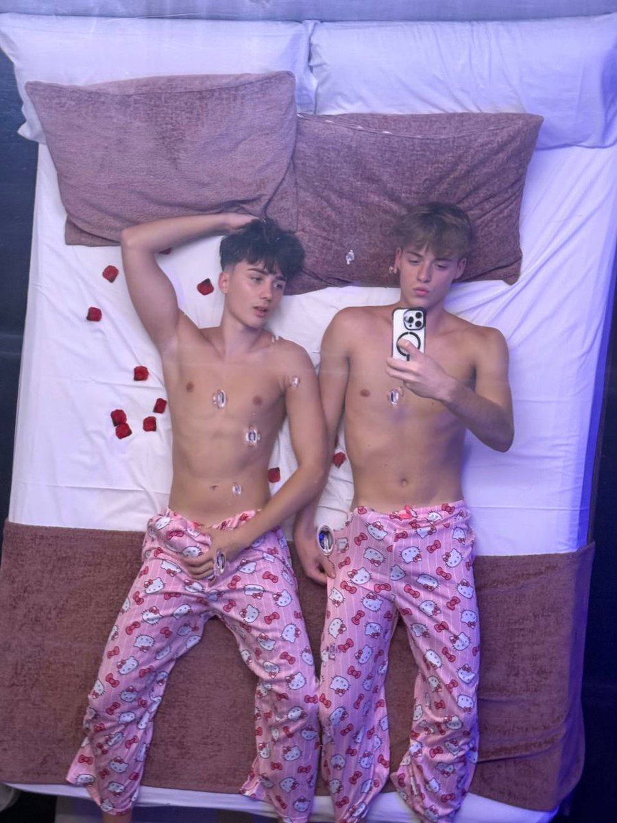 Axelydanielx's tweet photo. Chudai https://t.co/MPSe5r8OeO