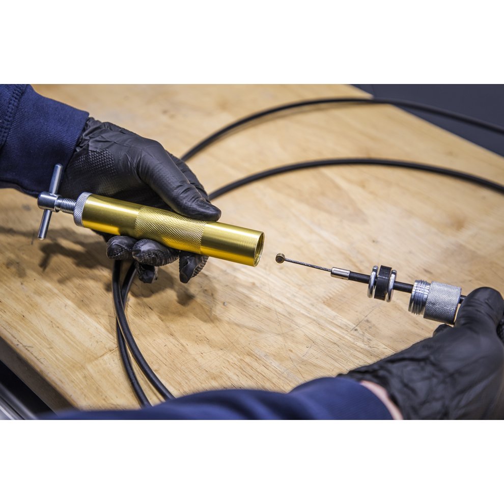GreaseJunkieCom's tweet image. Motorsport competitors! 
Do you have problems with your emergency Bowden cable pulls seizing? Then get this #Sealey MS0381 oiler and sail through scrutineering!
greasejunkie.com/products/seale…

#motorsport #race #rally #racecar #rallycar