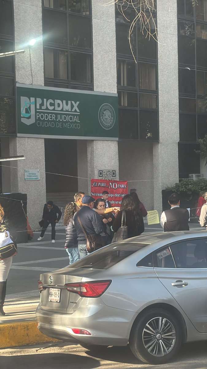 ericvielizalde's tweet photo. @paulinovka Sigue bloqueado 9 am https://t.co/GIoVmoEfbY