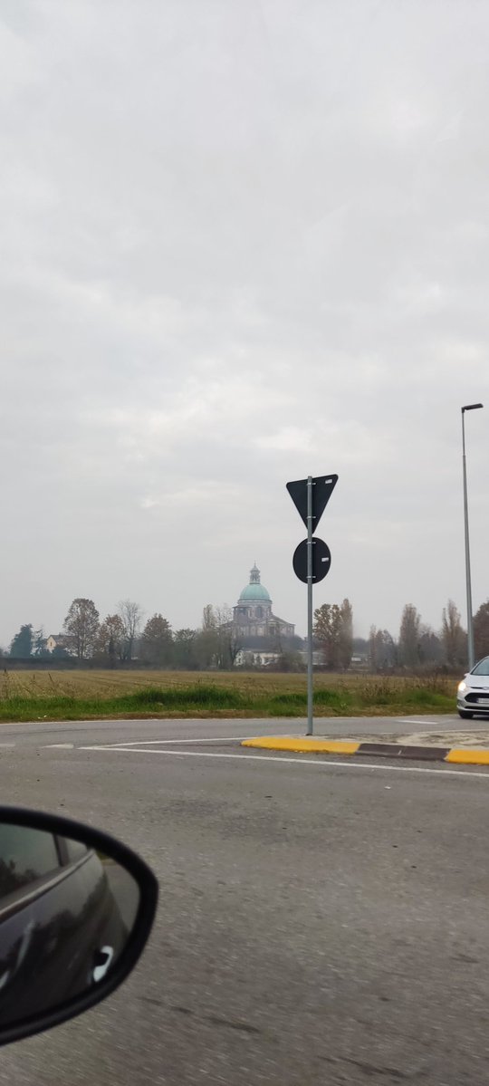 carlanna35's tweet image. Sinistra , centro, destra.
Secondo dove vai.
#weekend