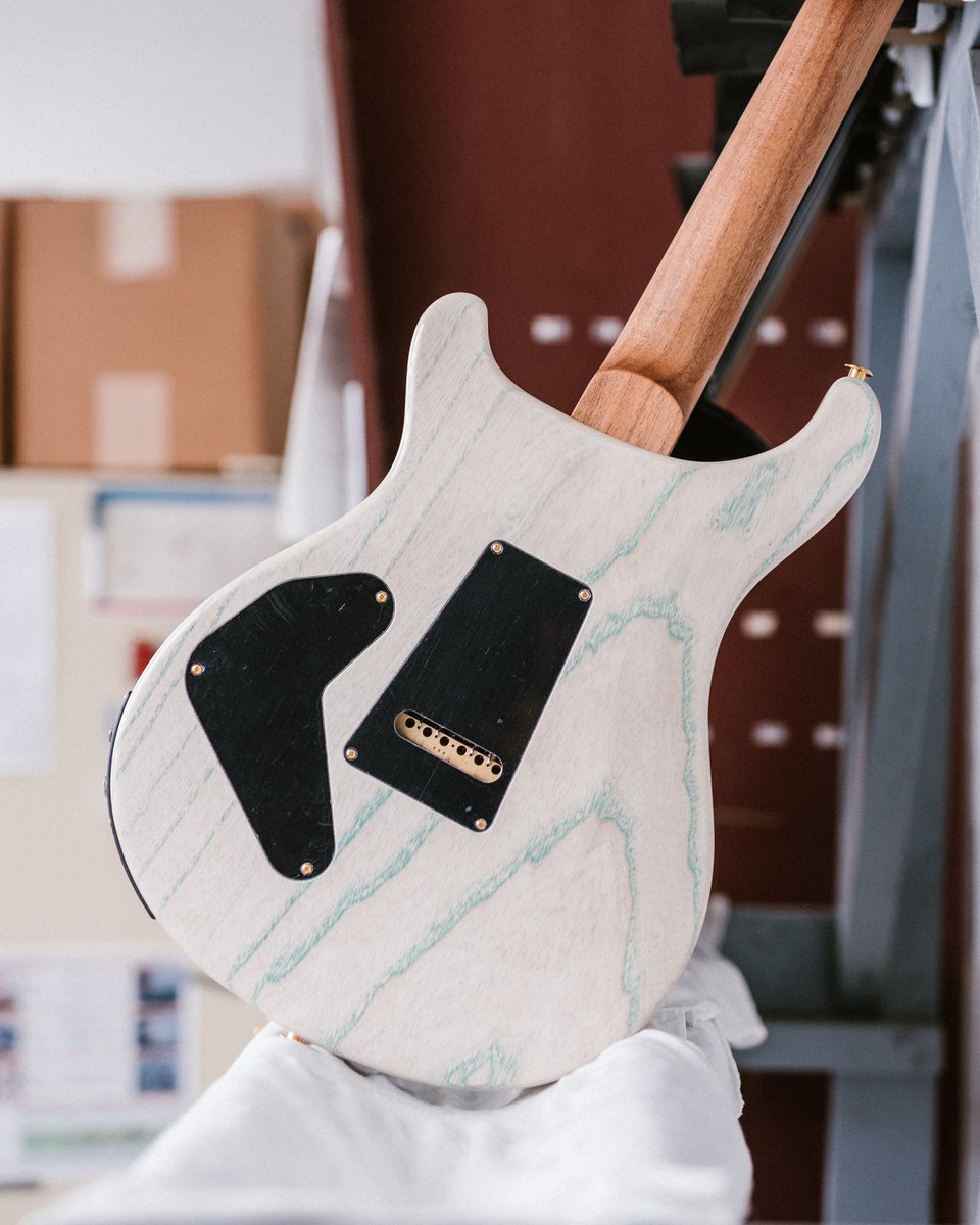 prsguitars's tweet image. Serving up some Piezo Perfection 🤩 Happy #privatestockfriday!