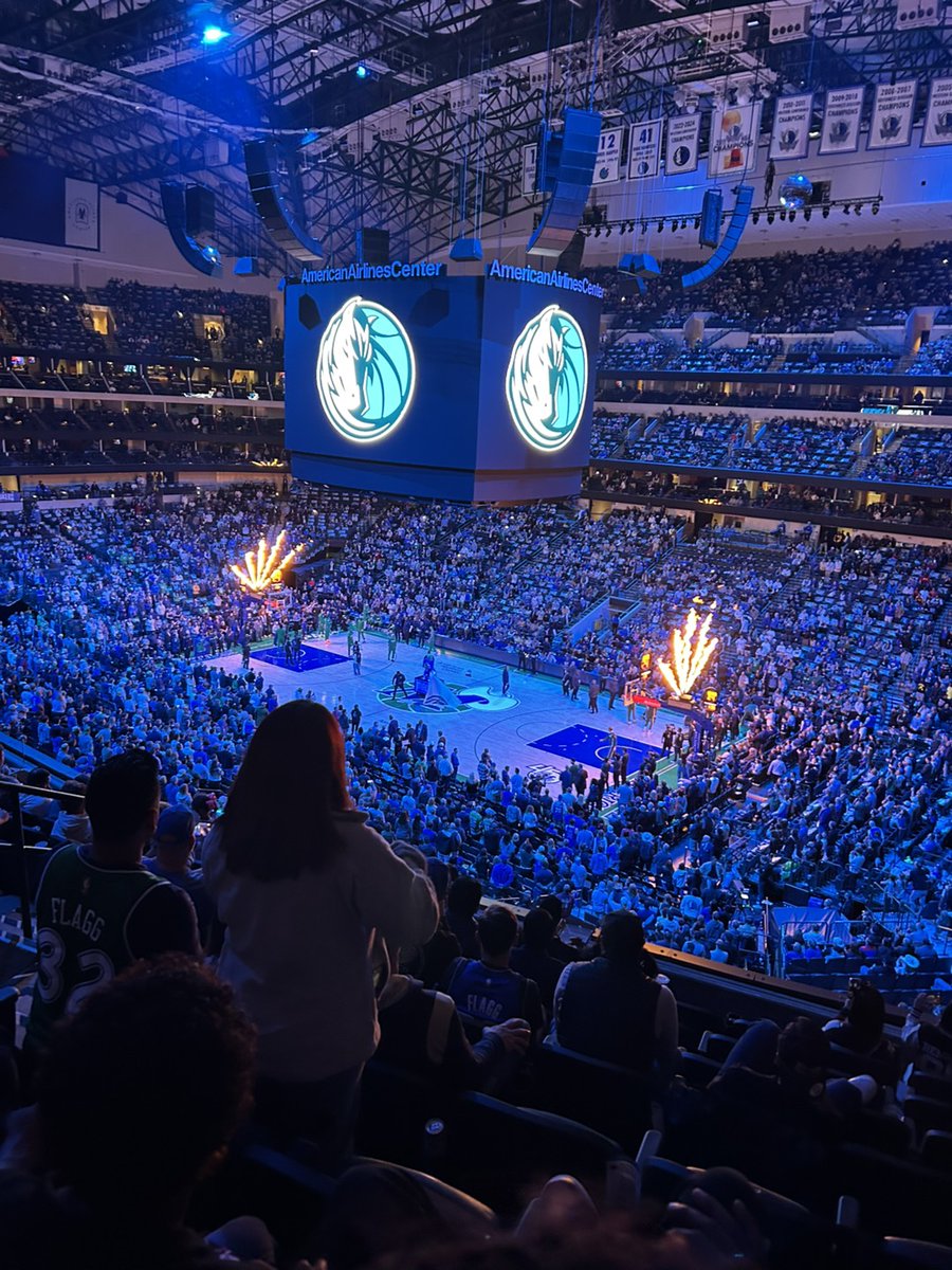 Thanks to <a href="/RegimentGG/">REGIMENT 🇺🇸</a> and <a href="/dallasmavs/">Dallas Mavericks</a> for inviting a few of our team members from DAV's National Service Office in Waco to attend the Mavericks game earlier this week in celebration of Veterans Day and the Marine Corps' 250th birthday!