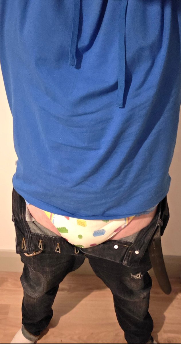 ABDLIrish90's tweet photo. Sometimes I gots to dress big🫣

🦖But I'm little and smol underneath 👉👈

#Nappyboy #diaperboy #ABDL #Smol #littlelife #ageplay #gaydiaper #gayabdl https://t.co/jLwmr6A8tF
