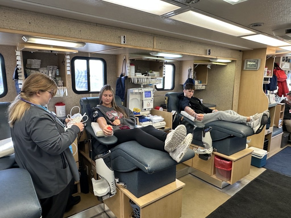 🩸 27 Units Strong!
NBC Student Council hosted a blood drive with the Nebraska Community Blood Bank on November 5, collecting 27 units of blood from students and staff! 💪
“It’s incredible to see how our small school continues to make a big impact,” said sponsor Aubrey Miller.