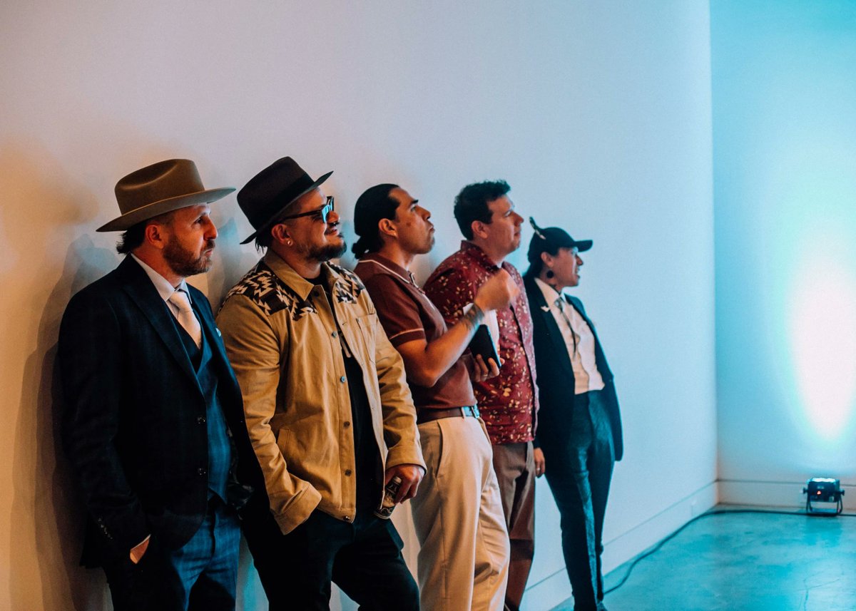 gkff's tweet image. Former TAF fellow Sterlin Harjo makes history again with The Lowdown, filmed in Tulsa and starring Ethan Hawke. Praised by Vulture, Time and Variety, the Hulu series spotlights Tulsa’s thriving film scene. Read about the finale screening in @TulsaWorld: ow.ly/y7BL50XqOFa