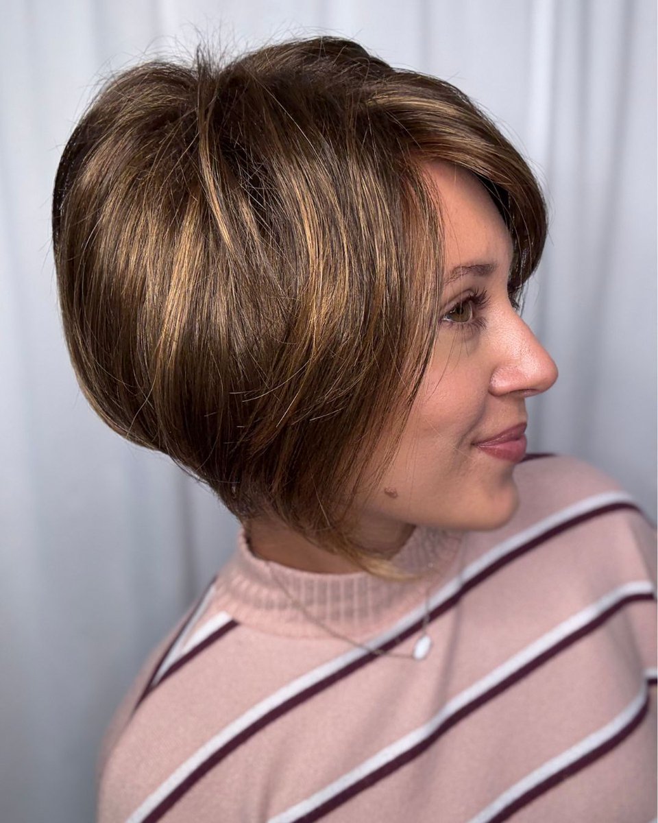 pattispearls's tweet image. This cropped bob is iconic ✨👏 Idalia by @jonrenau in Caramel Ribbon 6F27 🤎💋

Shop it here: wigsbypattispearls.com/products/idalia

#wigsbypattispearls #thinhairsolutions #tryon #alternativehair #hairlosssolutions #hairconfidence #jonrenau