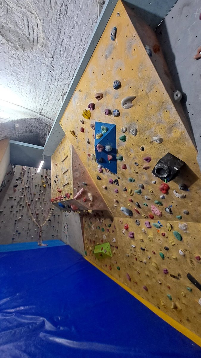 _strshlen's tweet image. Vienna strog centar. Boulder karpa na 3 sprata..