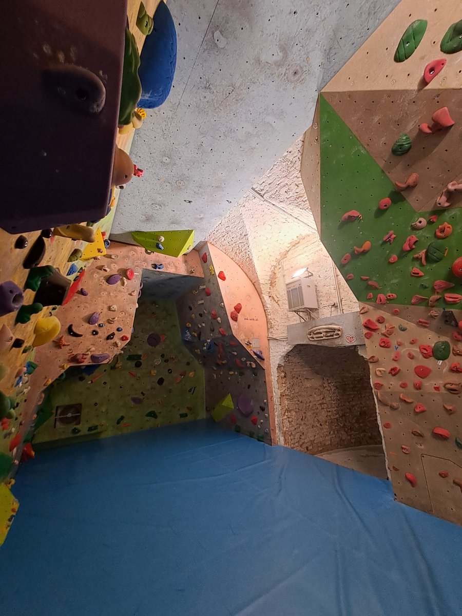 _strshlen's tweet image. Vienna strog centar. Boulder karpa na 3 sprata..