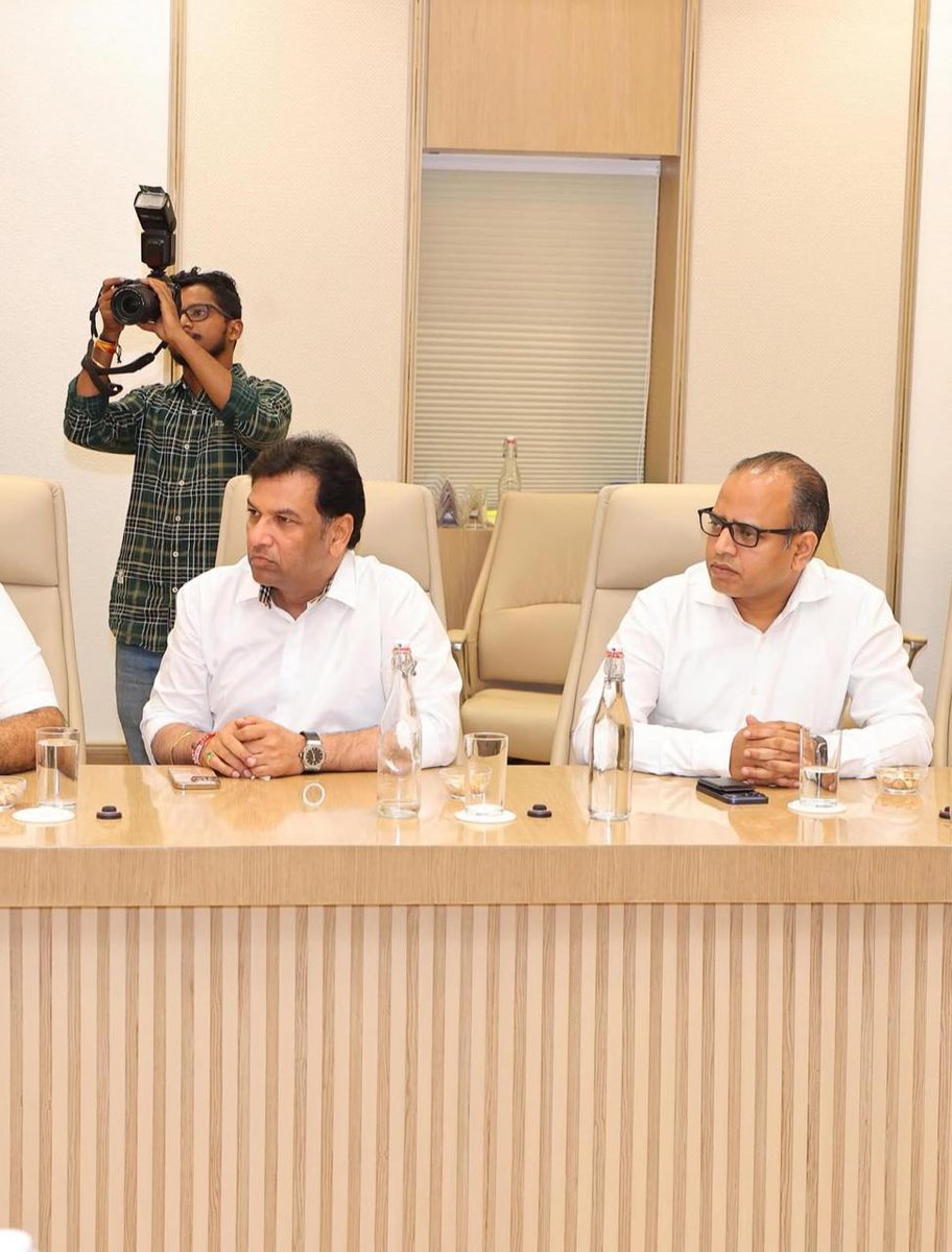 Called upon <a href="/CMOMaharashtra/">CMO Maharashtra</a> Shri <a href="/Dev_Fadnavis/">Devendra Fadnavis</a> ji today along with <a href="/MumbaiCricAssoc/">Mumbai Cricket Association (MCA)</a> President Sh. <a href="/ajinkyasnaik/">Ajinkya Naik - President, MCA.</a> and newly elected MCA committee members. Had productive discussion on cricket development matters.