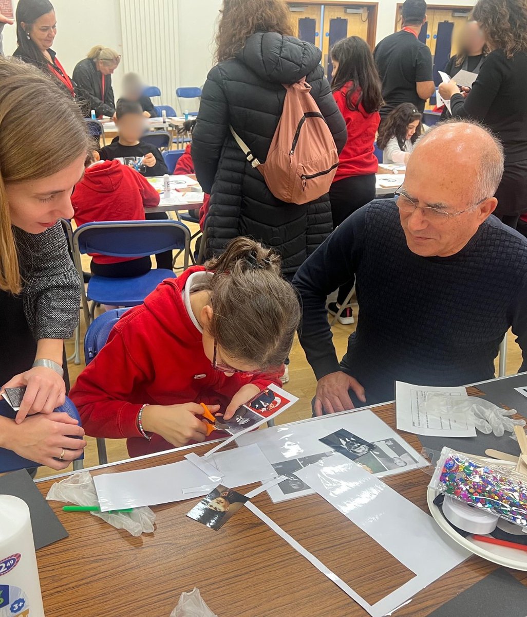 Birleşik Krallık’ın farklı şehirlerinde öğrenim gören öğrencilerimiz, Gazi Mustafa Kemal Atatürk’ü saygı, minnet ve özlemle andı.