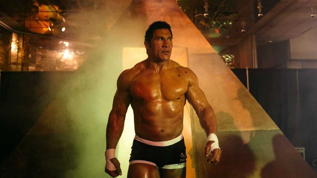 HynerdItalia's tweet image. Hai mai sentito parlare di The Smashing Machine? È il biopic sportivo con Dwayne Johnson che ha catturato l’attenzione al Festival di Venezia. Il film racconta la storia intensa di un atleta che ha sfidato limiti e avversità, offrendo uno sguardo profondo sul mondo dello sport e…