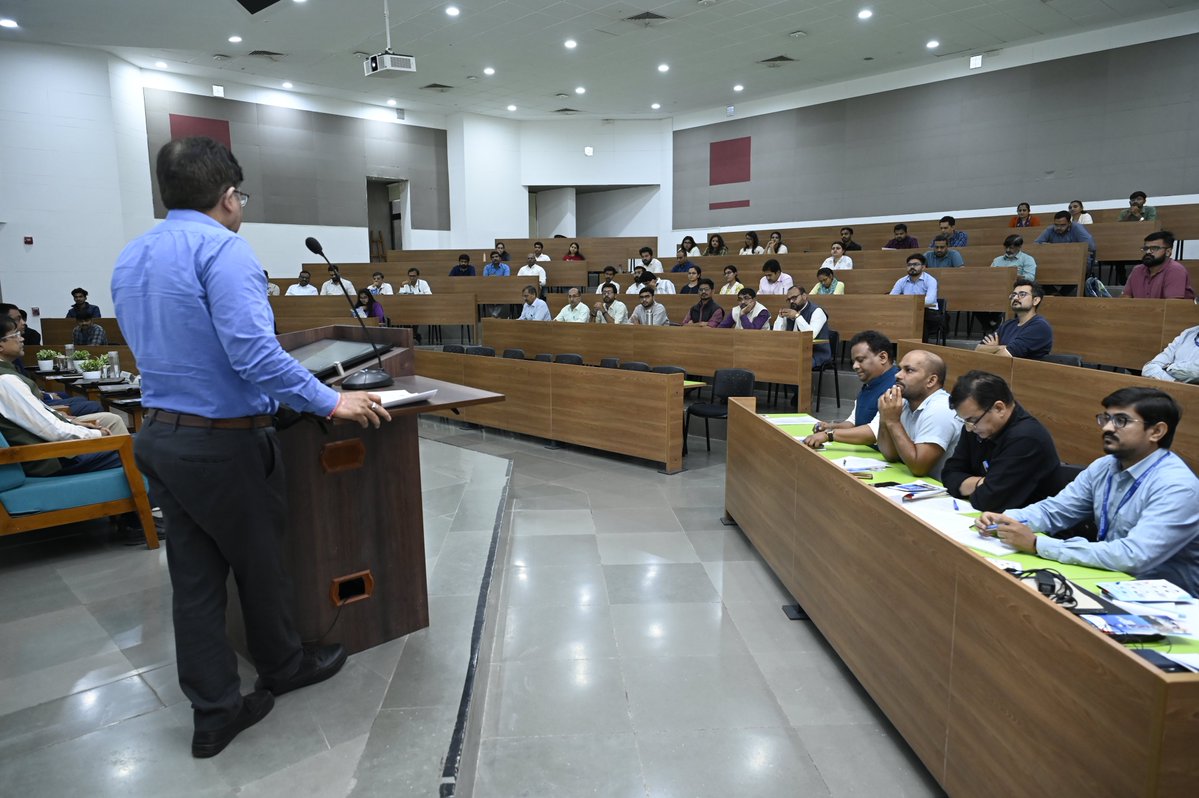 iitgn's tweet image. IITGN, in collaboration with the Central Ground Water Board (CGWB), West Central Region, Ahmedabad, hosted a workshop on “Utilisation of CGWB Ground Water Database and Reports for Planning, Studies, and Research Activities for Water Resource Management” on November 14, 2025.