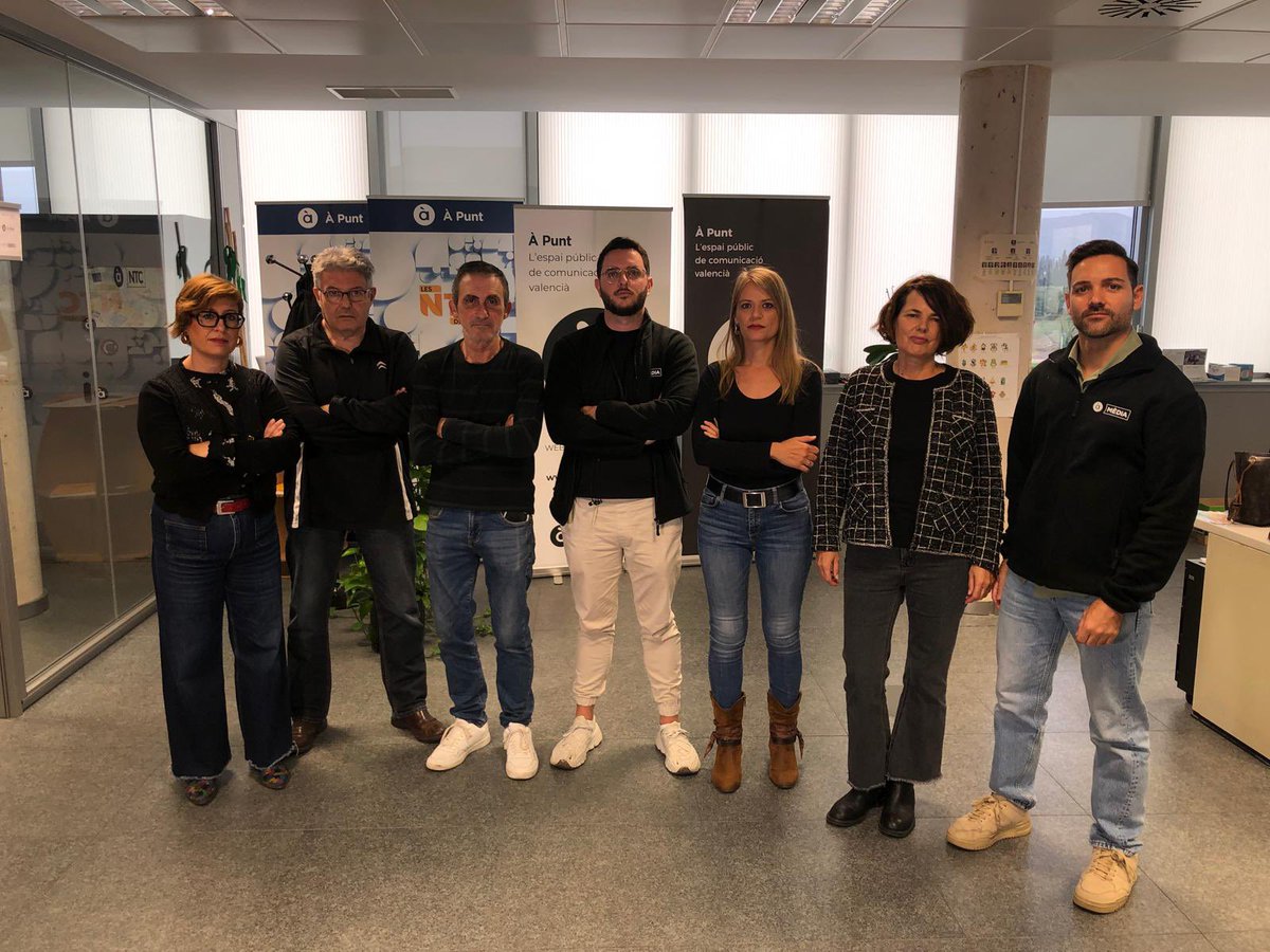 Segona jornada de DIVENDRES NEGRES, en tots els centres de treball d’À Punt. En defensa de serveis públics de qualitat, a l’altura de les expectatives de la ciutadania, amb independència informativa i sense treball precari ni amenaces de despatxaments.

#LaPlantilladÀPNoCalla