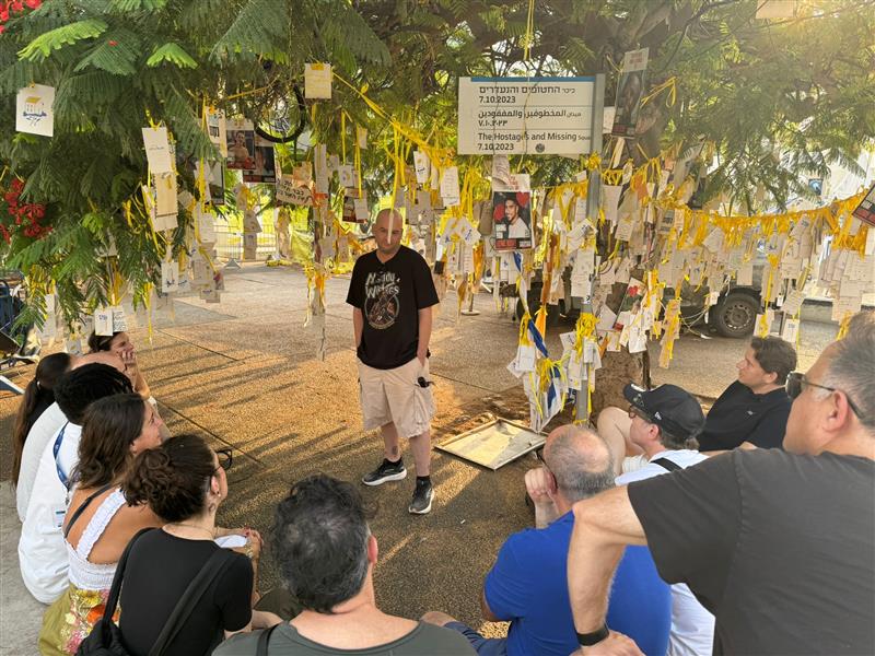 AJCGlobal's tweet image. AJC @ProjInterchange and @CCFPeace brought leaders from some of the biggest companies in entertainment to Israel to experience the country firsthand and learn about it directly.

Through meetings with former hostages, Israeli entertainment professionals, the Druze community,…