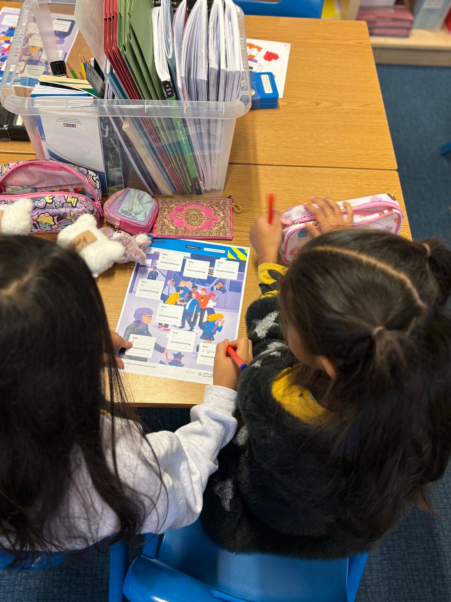 AFC_Comm_Sports's tweet image. Our coaches are delivering #PLPrimaryStars PHSE lessons today in our partner schools as part of #AntiBullyingWeek
 
This morning they showed the children at @WellGreenSport how to use their #powerforgood in a bullying scenario 🦸🏼

@TheNLTrust
@PLCommunities