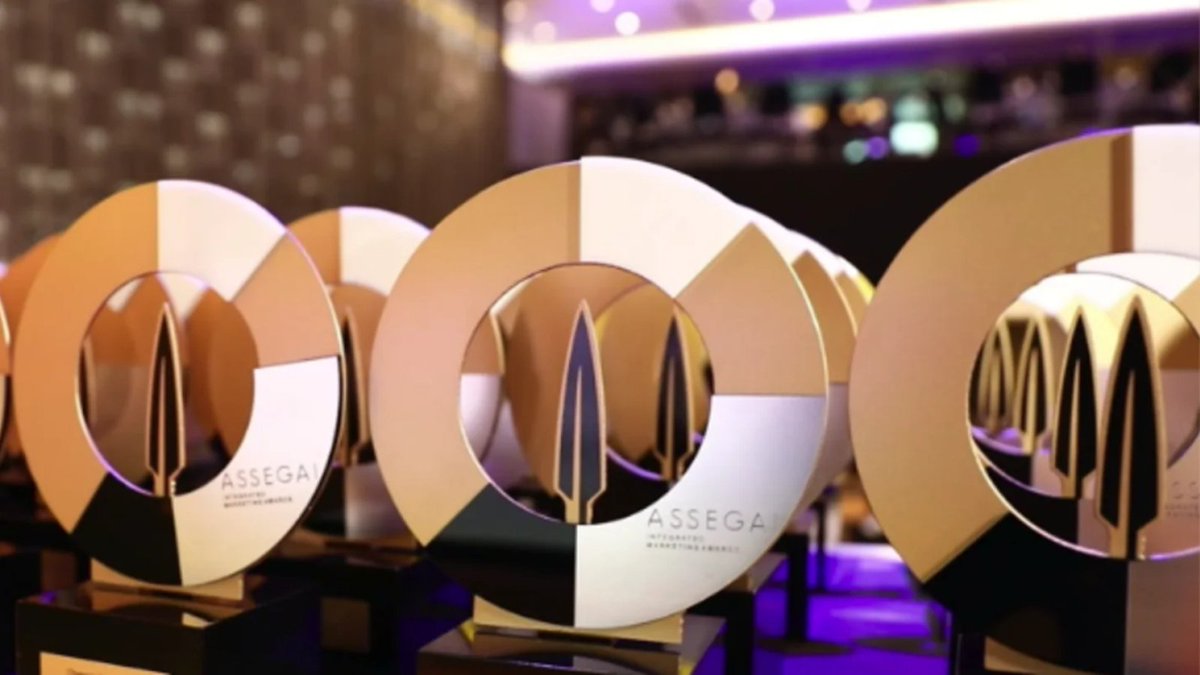 FlowComms's tweet image. We are thrilled! We’ve won nine awards at the Assegai Awards. We are proud of our team and the enormous effort they put into delivering quality work that makes an impact. 

Read more here: brnw.ch/21wXuKM

📸 Flow 

#FlowCommunications #Assegais2025 #Awards