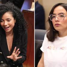 Primera escena: Jennifer Pedraza desmonta el título irregular de Juliana Guerrero

Segunda escena: Juliana responde con una demanda por injuria y calumnia

Tercera escena: La Corte Suprema cita a Jennifer por esa demanda… y Juliana no va🤐

No dan ni pena.