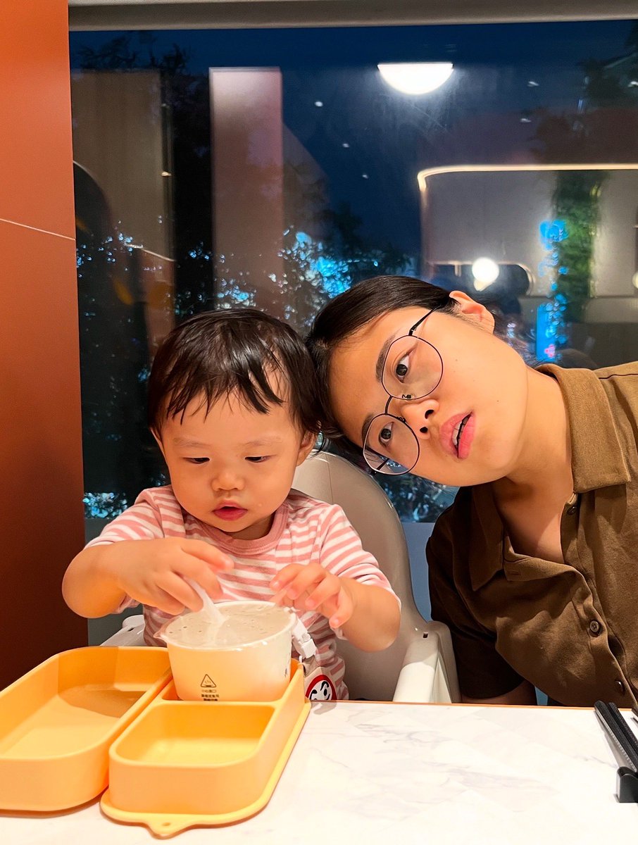 diamonback76's tweet photo. 中華民國114.11.13 🇹🇼 #travel 
成大 |  陶板屋

三週年帶著妹妹搭臺鐵(第一次)去吃晚餐。
_________________________ https://t.co/ipl5XhYh10