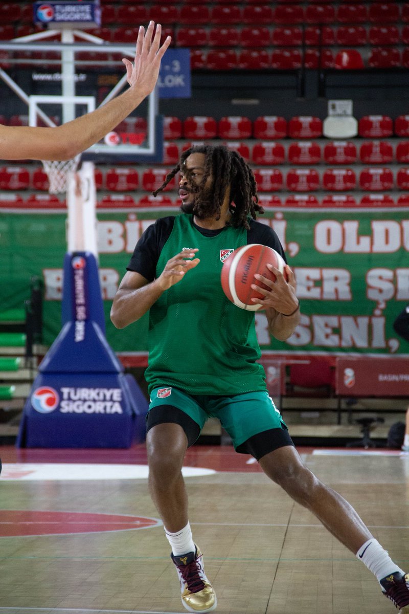 ⛹🏽 Yarın evimizde oynayacağımız Glint Manisa Basket karşılaşmasının hazırlıklarını bugün yaptığımız antrenmanla sürdürdük. 💚❤️

🎟️ Karşılaşmanın bilet satışları devam ediyor, Biletler @biletix’te!