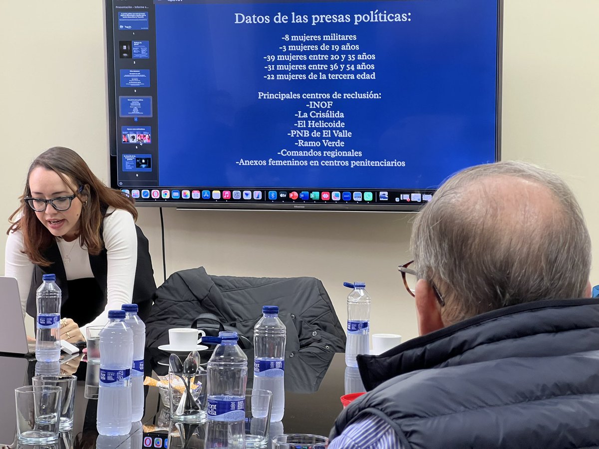 EdmundoGU's tweet image. Hoy volví a escuchar los testimonios y la situación de las mujeres venezolanas presas políticas y sentí, con absoluta claridad, cuánto dolor se esconde en esos silencios. En un país matricentrado, donde son las mujeres quienes sostienen el hogar, la comunidad y hasta la…