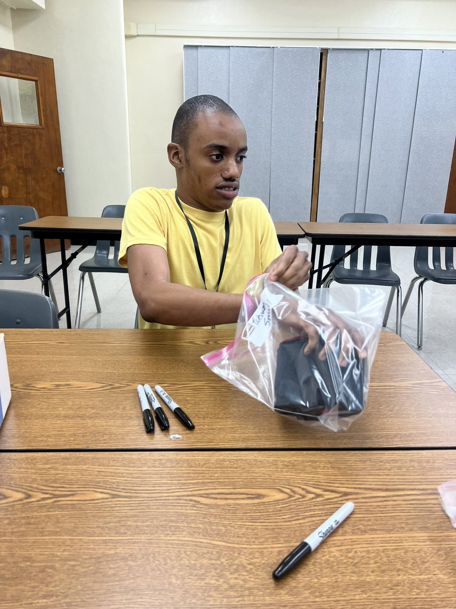 mujicareddix tweet media