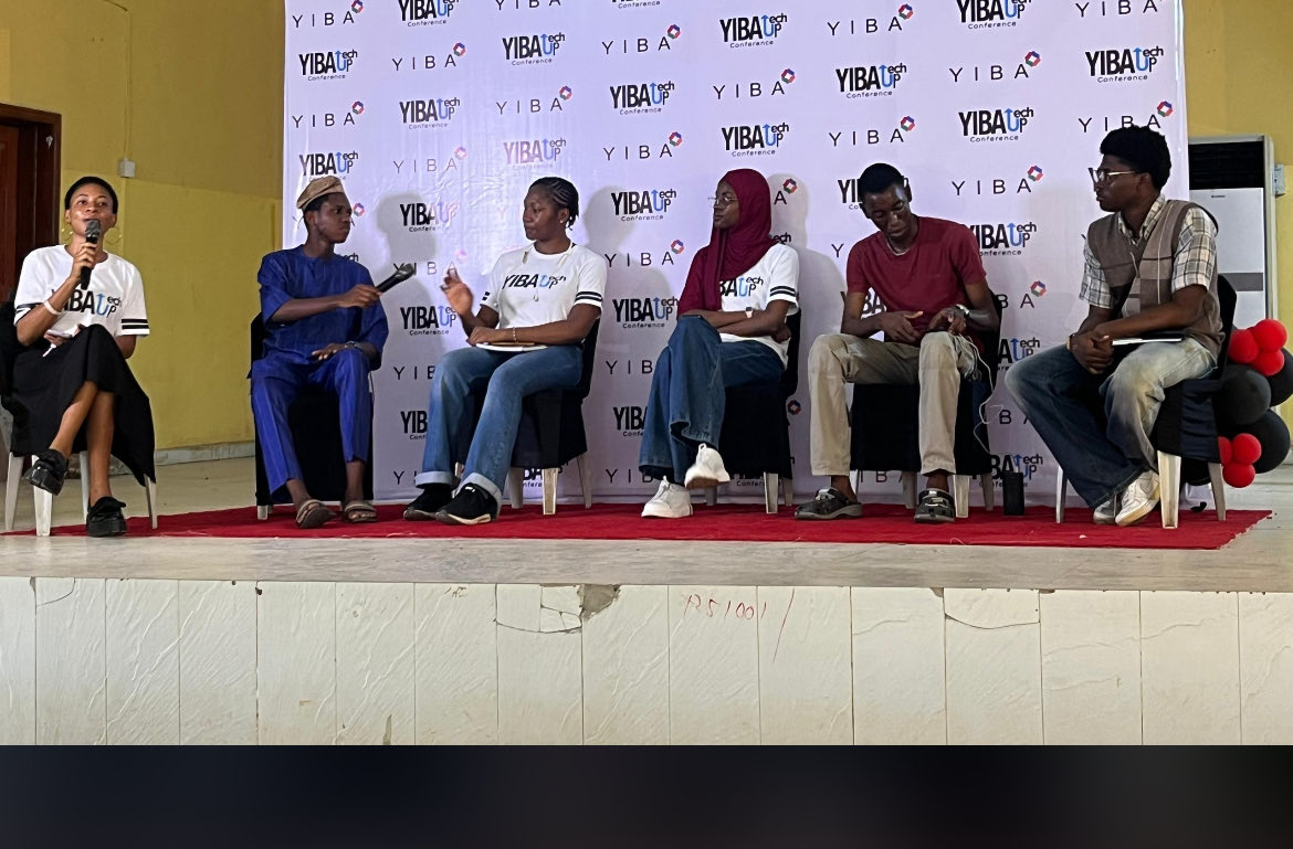 ladicodez's tweet image. Sometimes I think if I knew programming in high school, I’d be way ahead today.
Glad I got to speak to high school students about upskilling + link up with my fellow ex-Microsoft interns. W day fr! 🚀