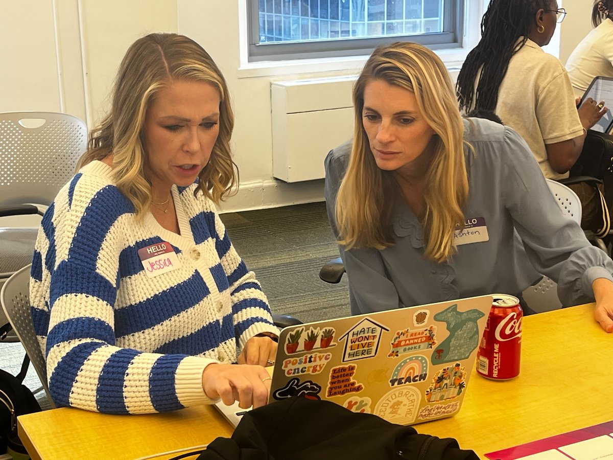 WeVideo's tweet image. We had a blast in Chicago last week chatting and learning with local educators. Keep an eye out for our upcoming events in 2026; we could be heading your way 🥳: wevideo.com/events