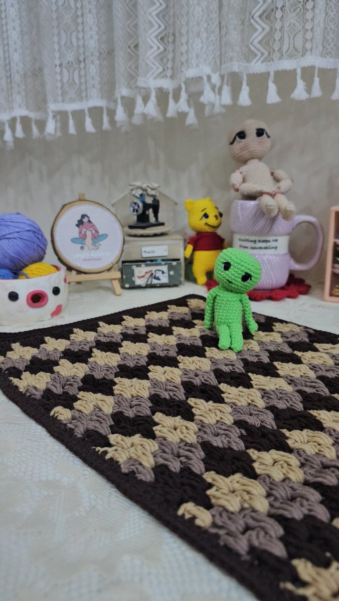 atere11's tweet image. خلصت من القطعه الاساسيه 🌟
باقي اني اخيطها وتصير حقيبة يدويه 👜
الغرزه نشتغل عليها في ورشه الغرز في مجموعتنا  كروشيه الإبداع على التلقرام ✨️
باختيار @ShathaDiary