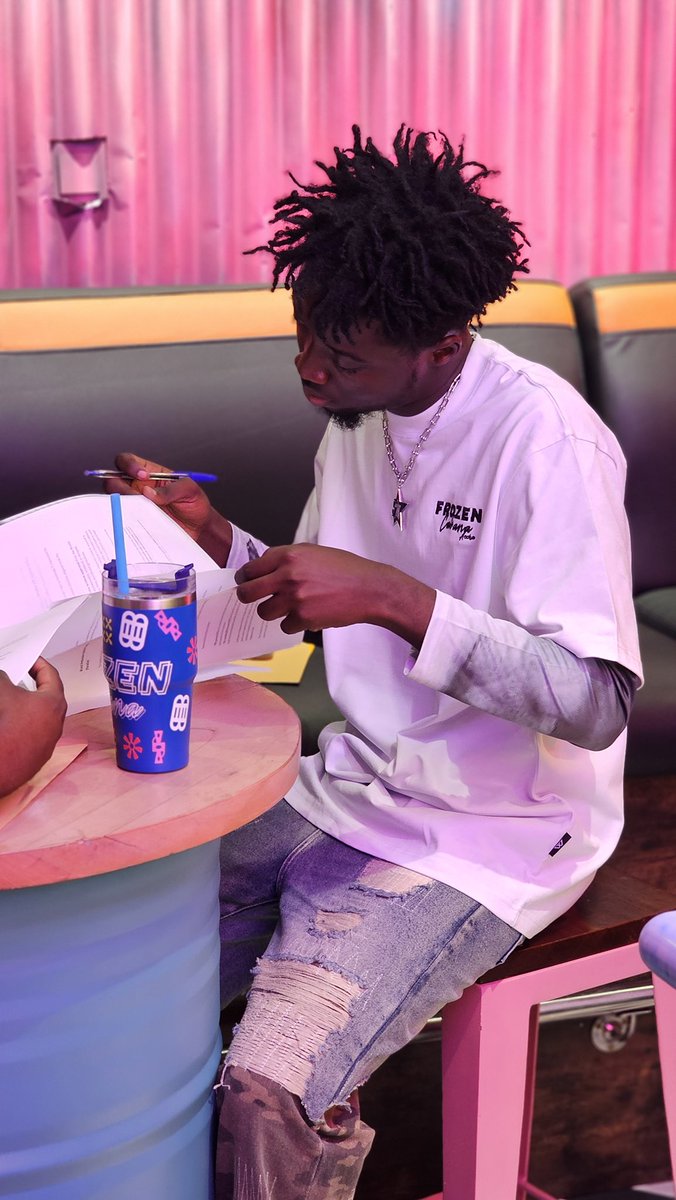 Bigg_paradise's tweet image. God is here !! 
Meet your new brand ambassador for Frozen Cabana⭐️
#FreezetheMoment.