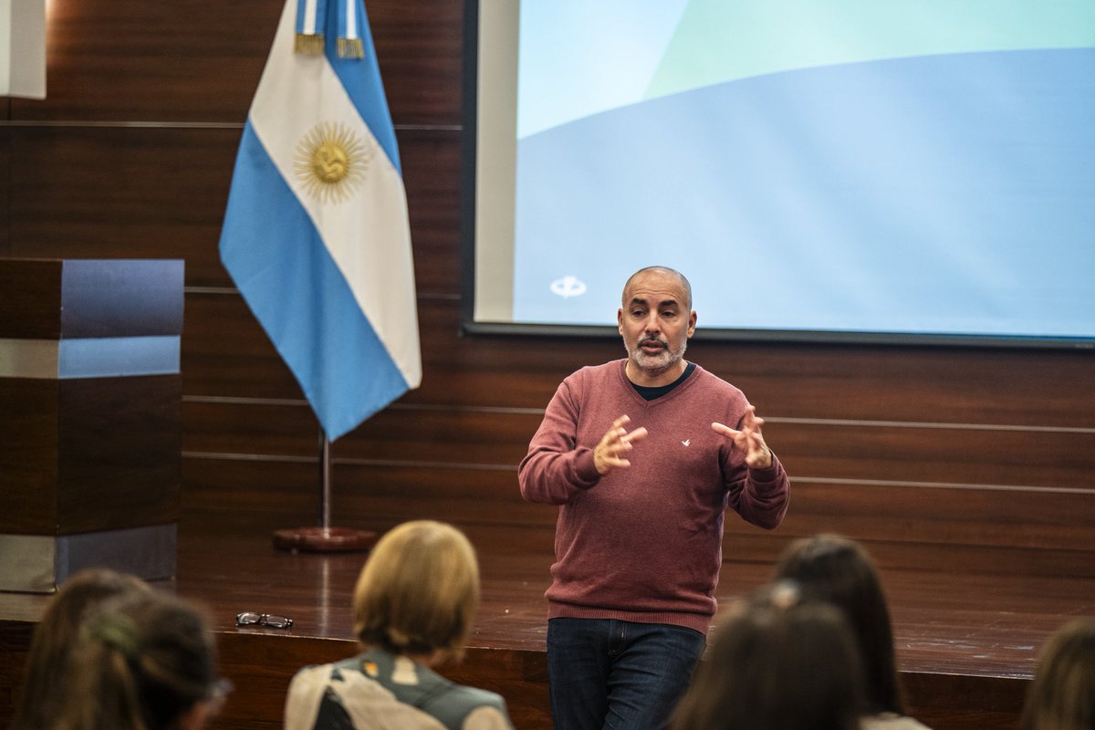 Jornada de #TurismoAccesible en el aeropuerto internacional de Ezeiza, para la comunidad aeroportuaria, organizada por <a href="/AeropuertosAR/">Aeropuertos Argentina</a> 

Seguimos avanzando desde la fundación <a href="/TurAccesible/">Turismo Accesible 🇦🇷</a> por una Argentina 🇦🇷 con más oportunidades turísticas para las personas con discapacidad ♿️