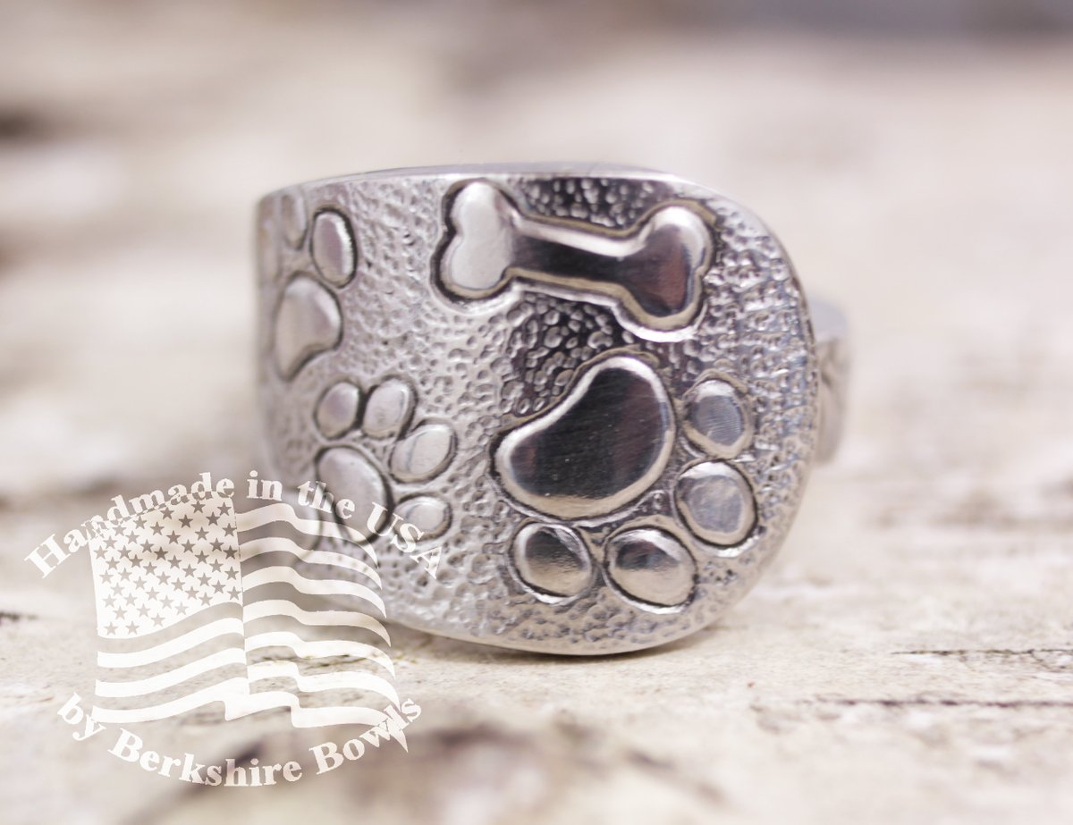 berkshirebowls's tweet image. Another great #spoon #ring headed out!  Make sure you get your ode to your #pooch in time for #Christmas! Order today!  berkshirebowls.etsy.com/listing/182703… #handmade #spoonring #rings #handmadejewelry #petlovergift #petlover #christmasgift #gifts #etsyhandmade #etsy #etsyseller #etsyfinds