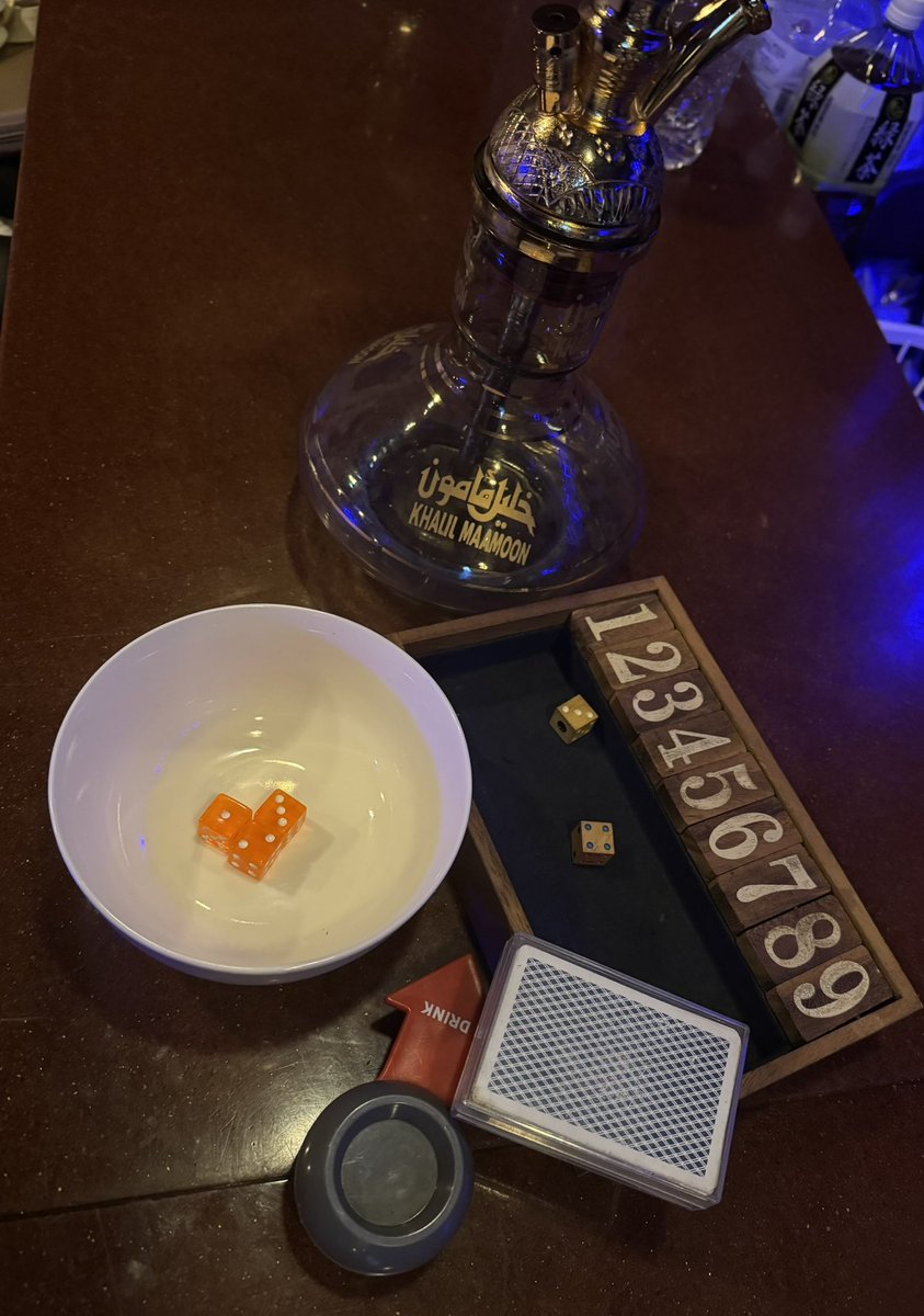 現在お席余裕ございます！！
飲んだ〆にも、始発待ちにも。
時間制限・タイムチャージなしですので朝までごゆっくりお過ごしいただけます🙌

初心者の方からシーシャ慣れしている方まで最適なセッティングでご提供します💪🏻

1shisha ¥2,800+1drink =¥3,200~