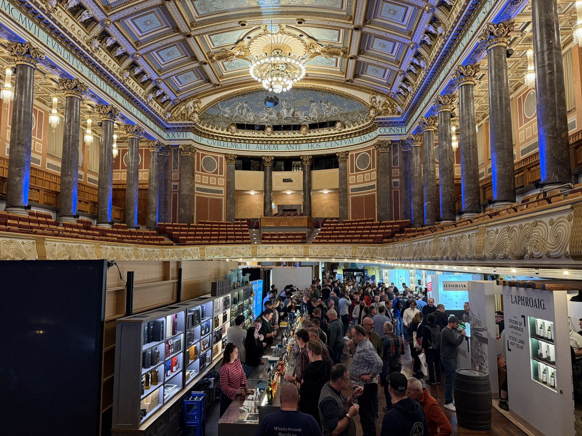WolfgangFRothe's tweet photo. Himmlisch!
#Whisky #Whiskey #Interwhisky #Wiesbaden https://t.co/yi1qW8nCpa