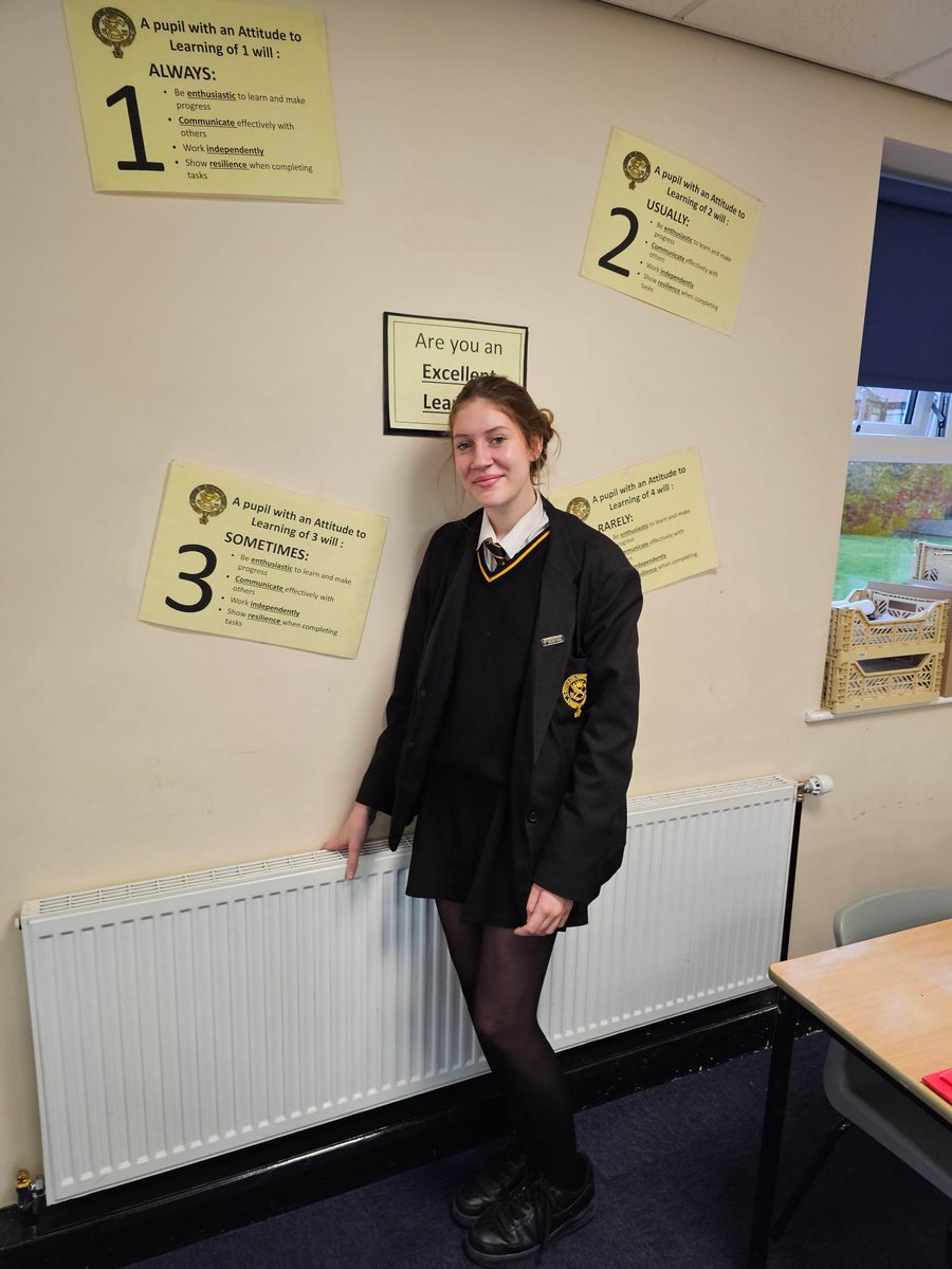 MORE MOMENTS
Olivia, Head Girl, led a talk about her amazing volunteering experience in Cambodia. She told us about her activities including teaching students, touring the area, washing elephants and visiting a bomb disposal training sanctuary for rats, trained to save lives!!!