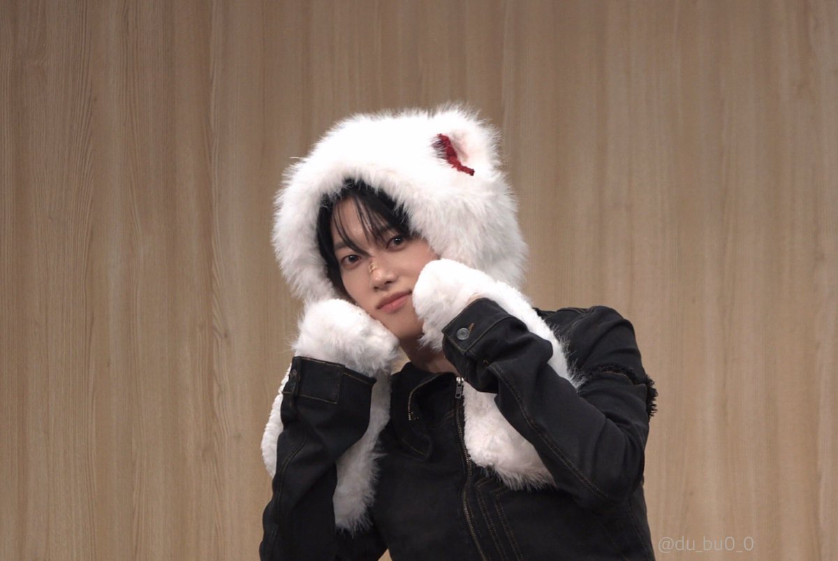 두우 tweet media