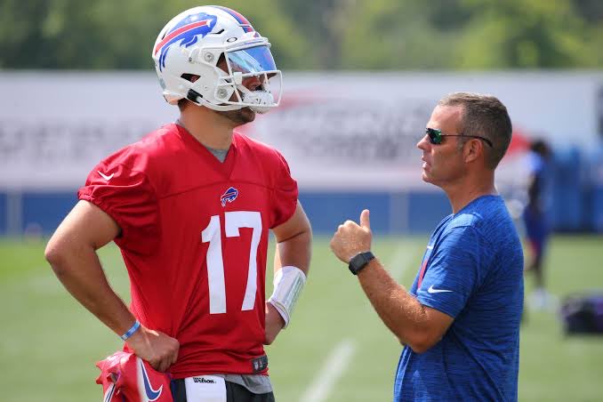 BUFSportsTalk's tweet photo. In two years the Patriots:

Found a Franchise QB
Rebuilt an OL
Drafted a legit RB
Stole two Bills WRs
Built an elite run defense
Hired a top 10 Head Coach

A sense of urgency next offseason is a must. #BillsMafia https://t.co/Qcv5QCddxU