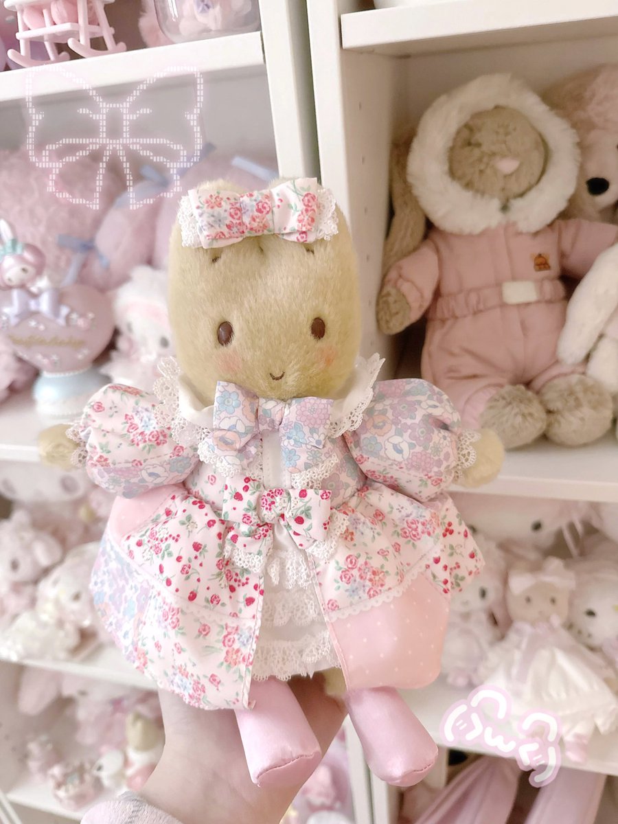 momodolli's tweet image. marroncream is so princess! 🎀🪽