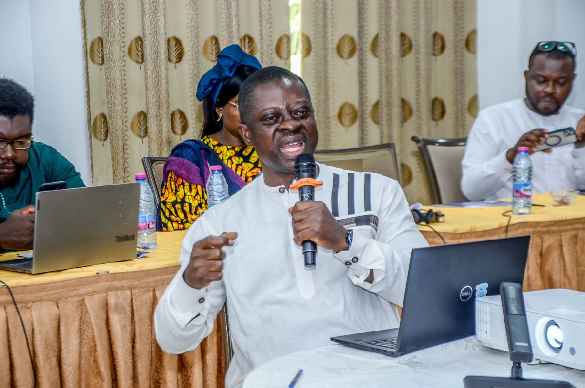 RfldOrg's tweet image. Session led by Mr Paul OSEI-KUFFOUR - West Africa Democracy Solidarity Network Project Coordinator
What do early warning systems in Africa look like?       
• Deep dive into the architecture of early warning systems 
• Their challenges and opportunities 
• Examination of…