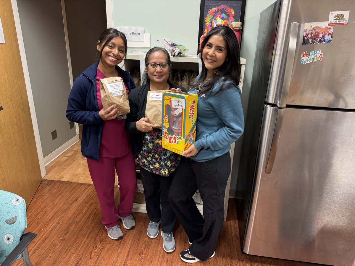 oneboyswish's tweet photo. We had a great time yesterday seeing our hardworking friends at Harbor-UCLA Pediatrics &amp;  CHOC. Our deliveries included Healthy Snack Bags, toys, Jane’s Beanies, &amp; lots of love. These bags were donated &amp; prepared by Girl Scouts Troop 2011 Together We Can Make A Difference https://t.co/jYAxfvvG1q