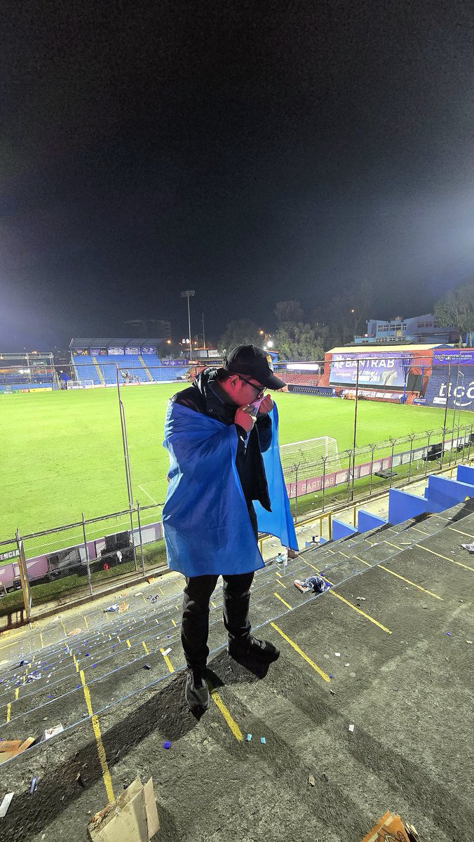 ByronHesler's tweet photo. Que vengan como quieran, yo de este Barco nunca me bajare, hasta el último aliento vamos Guatemala!! 🤍💙🇬🇹 https://t.co/xXotHDSlBR