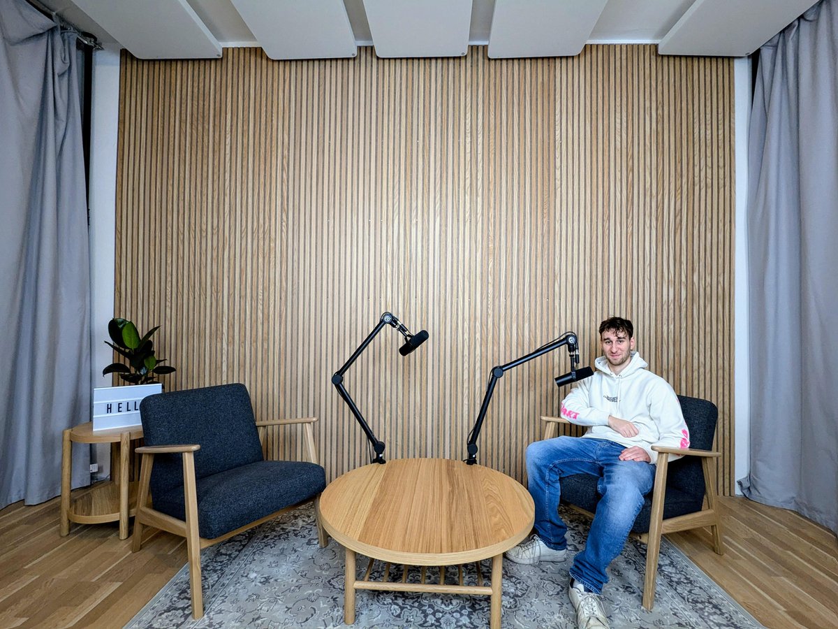 podcastDe's tweet photo. Der #podspace jetzt auch am Wochenende für euch geöffnet 🎙️

#PodcastStudio https://t.co/lTxueUXYkM