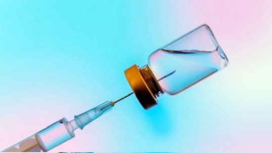 Flash__News8's tweet photo. قريبًا :

إنشاء مصنع للقاحات في #السعودية 🇸🇦💉.
@SoonSaudi https://t.co/TET3bjTIm4