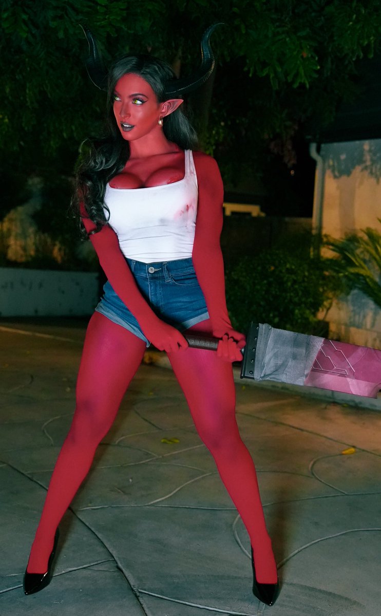 Missbricosplay's tweet image. finally cosplayed best girl #malevola #dispatch