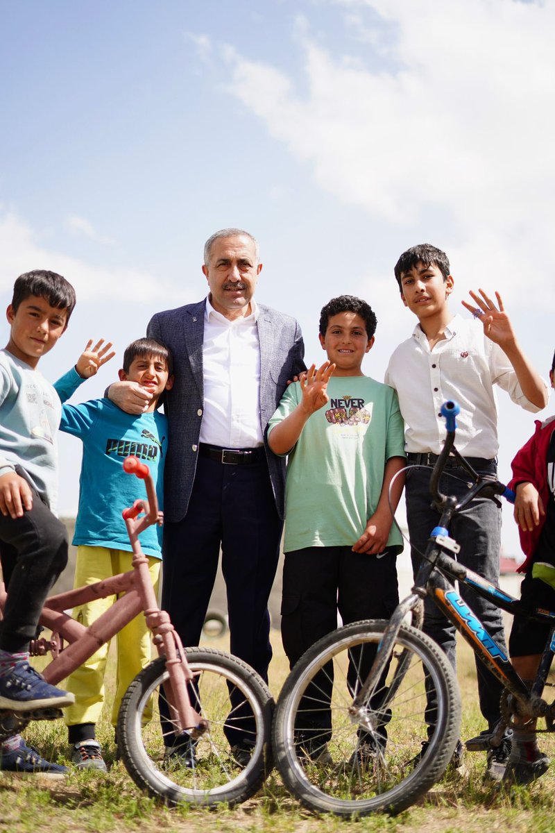 Hayatın içinden, yüzlerde samimiyetin eksik olmadığı güzel bir gün…
Birlikte olmanın verdiği moral her şeye değer.

Birlik, dayanışma ve güzel anlar…
Yolunuz açık olsun çocuklar.
@akparti
<a href="/abuyukgumus/">Ahmet Büyükgümüş</a> 
<a href="/MustafaAlkayis/">Av. Mustafa Alkayış</a> 
<a href="/merdogan02/">Mehmet ERDOĞAN</a>