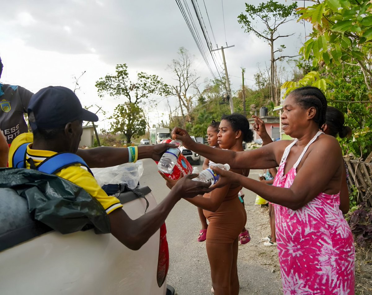 iamwaterhousefc's tweet image. Together, we are stronger. 🩵🔥🏡

On Wednesday, the Waterhouse FC family did their Fyah House Cares Relief Project – Operation: Unity is Strength to support communities in Westmoreland. 🙏🏽💛🔥🏡

#UnityIsStrength #FyahHouseCares #WaterhouseFC